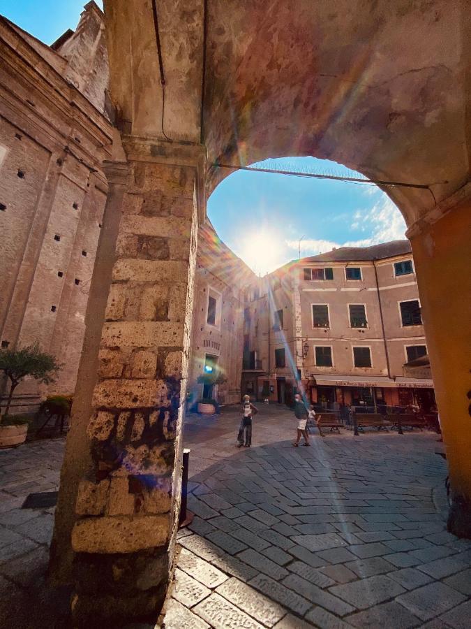 Vivi La Mia Liguria - Casa D'Arte E Vacanze - Big Apartment With Free Parking Finale Ligure Luaran gambar
