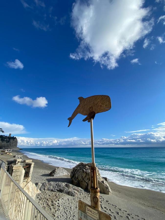 Vivi La Mia Liguria - Casa D'Arte E Vacanze - Big Apartment With Free Parking Finale Ligure Luaran gambar